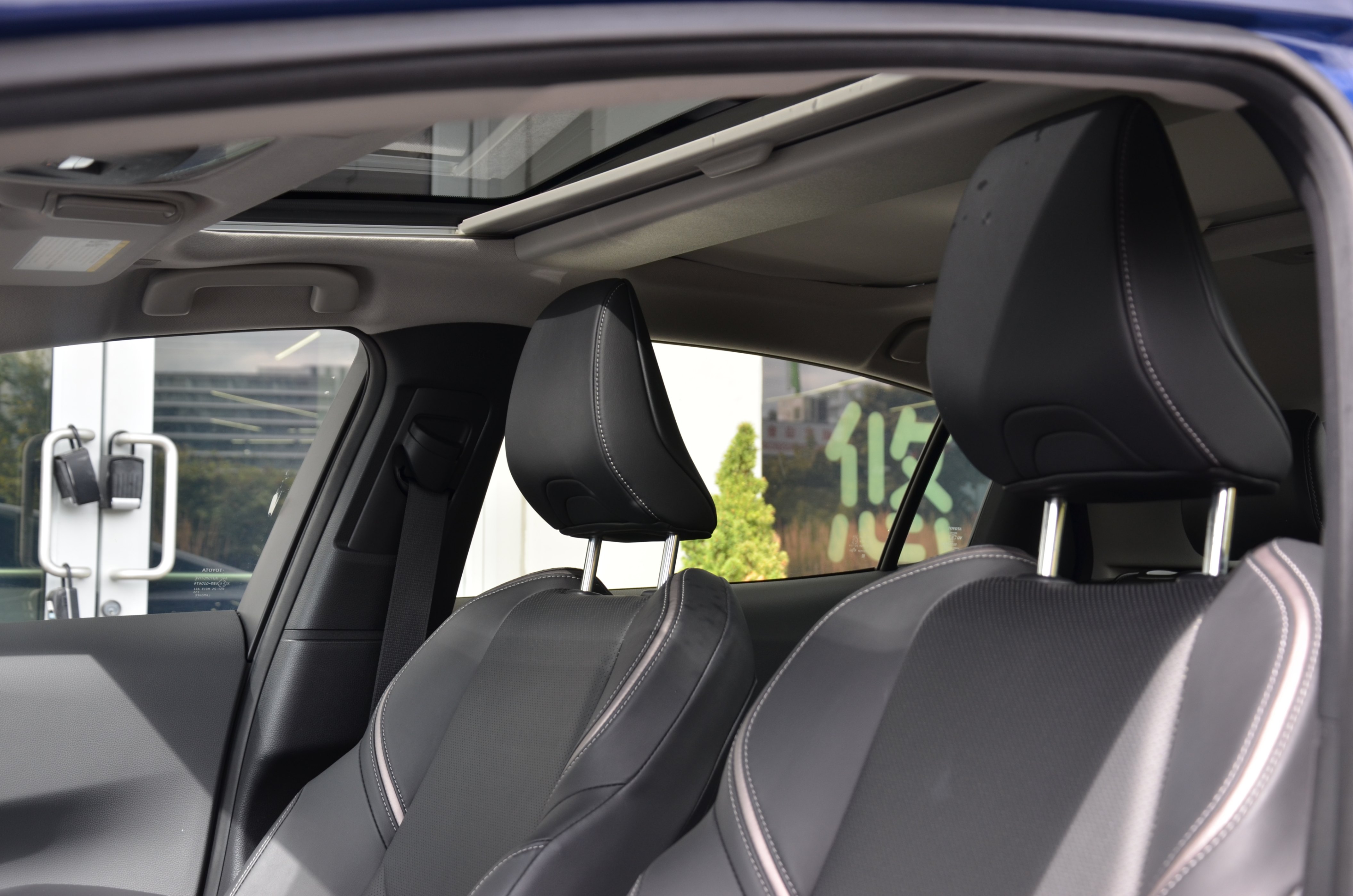 2024 Toyota Prius XLE AWD-e, Vancouver, Cash