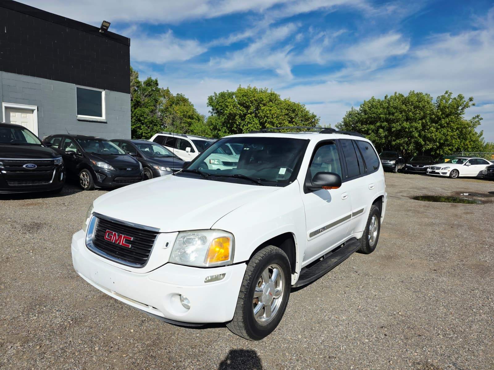 White 2003 GMC Envoy SUV / Crossover Automatic