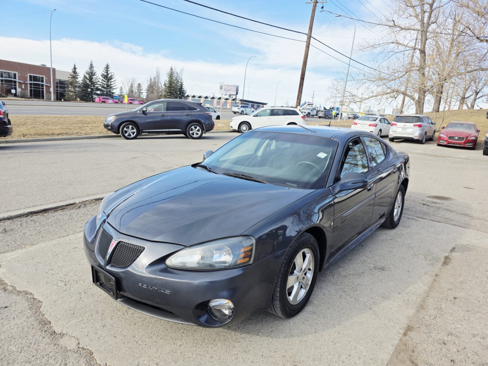 Gray 2008 Pontiac Grand Prix Base Sedan Front-Wheel Drive Automatic