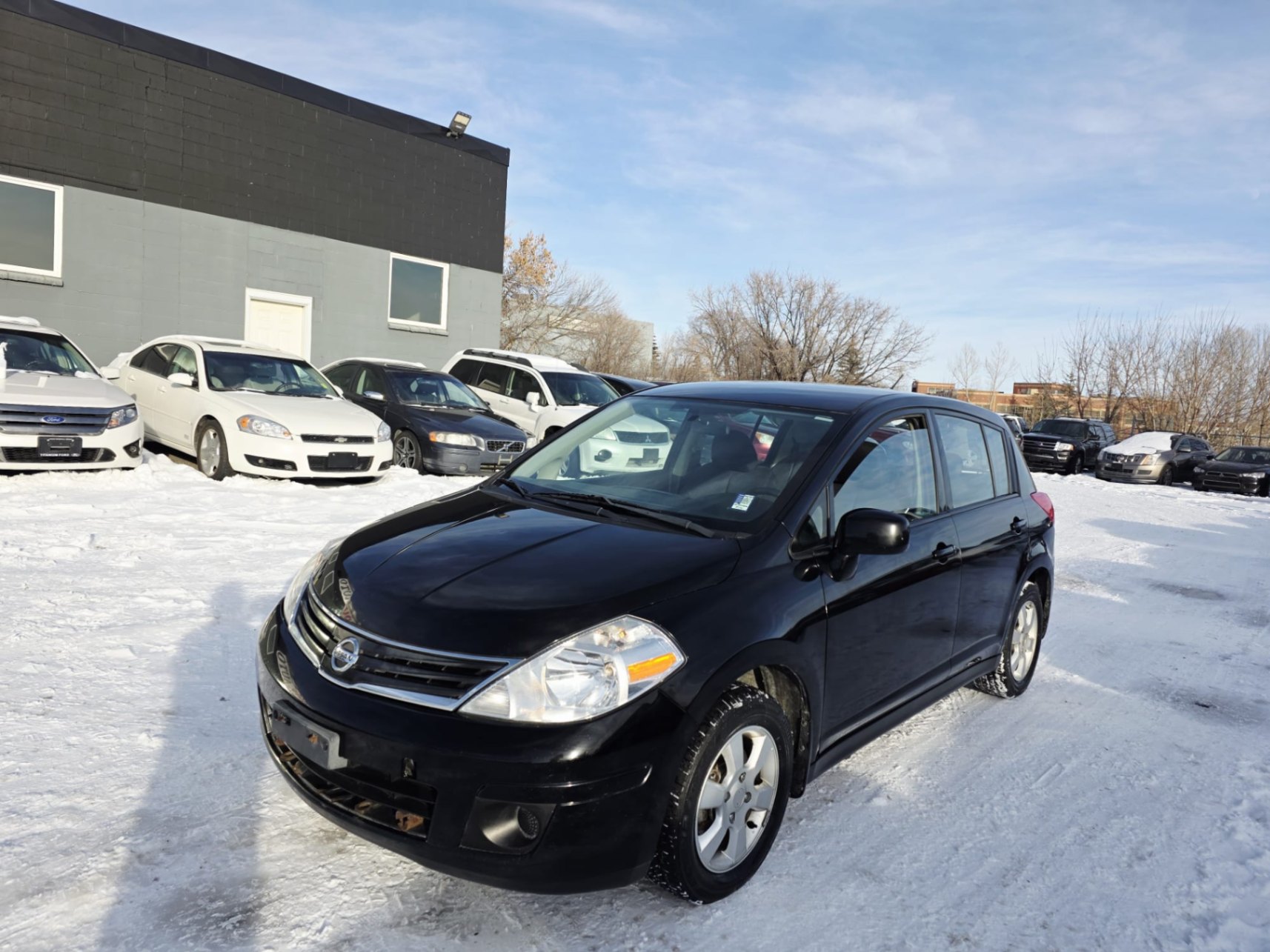 2010 Nissan Versa 1.8 SL Hatchback