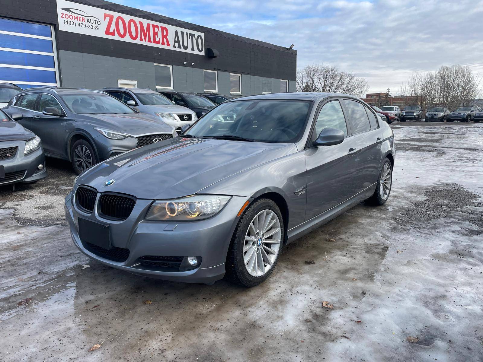 BMW 3 Series 328i xDrive Sedan AWD 2011