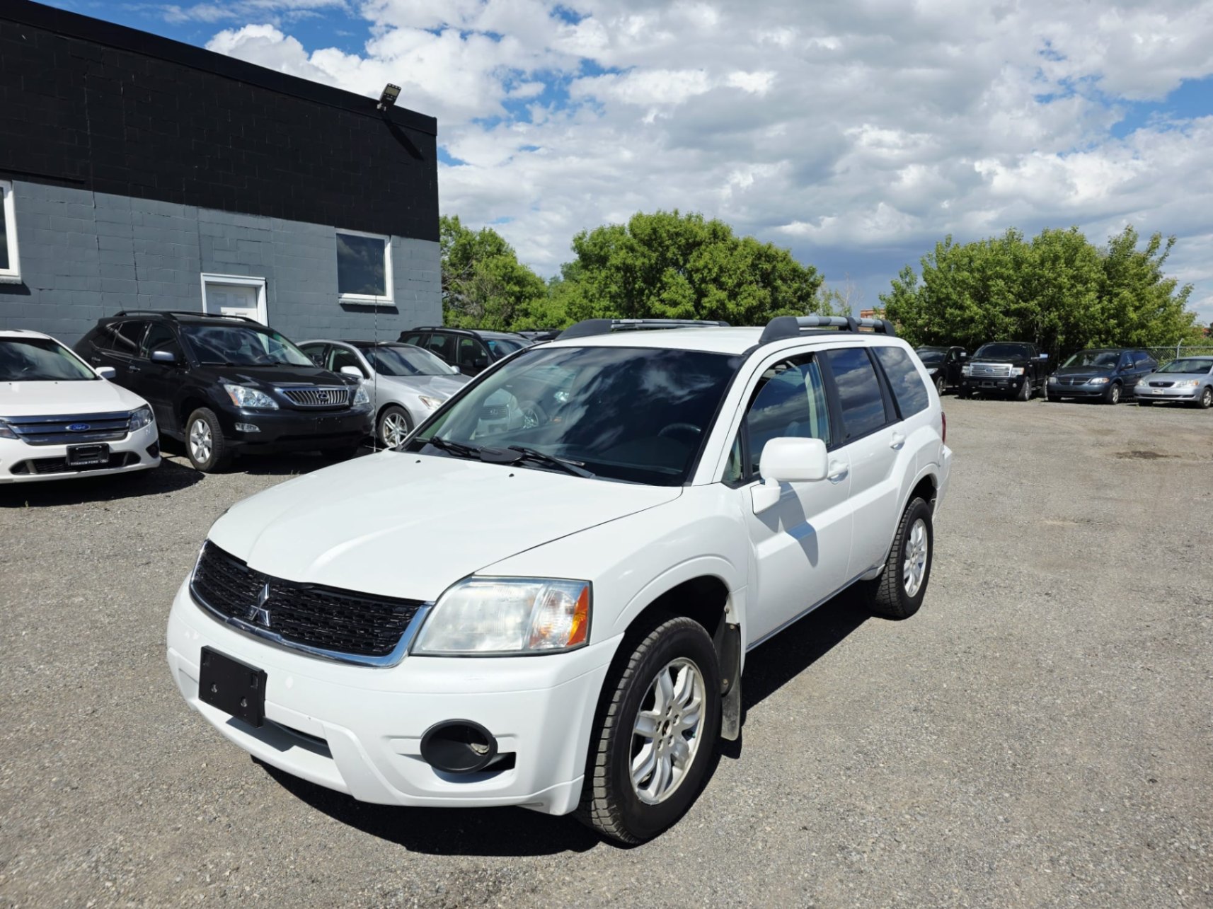White 2011 Mitsubishi Endeavor LS AWD SUV / Crossover All-Wheel Drive Automatic