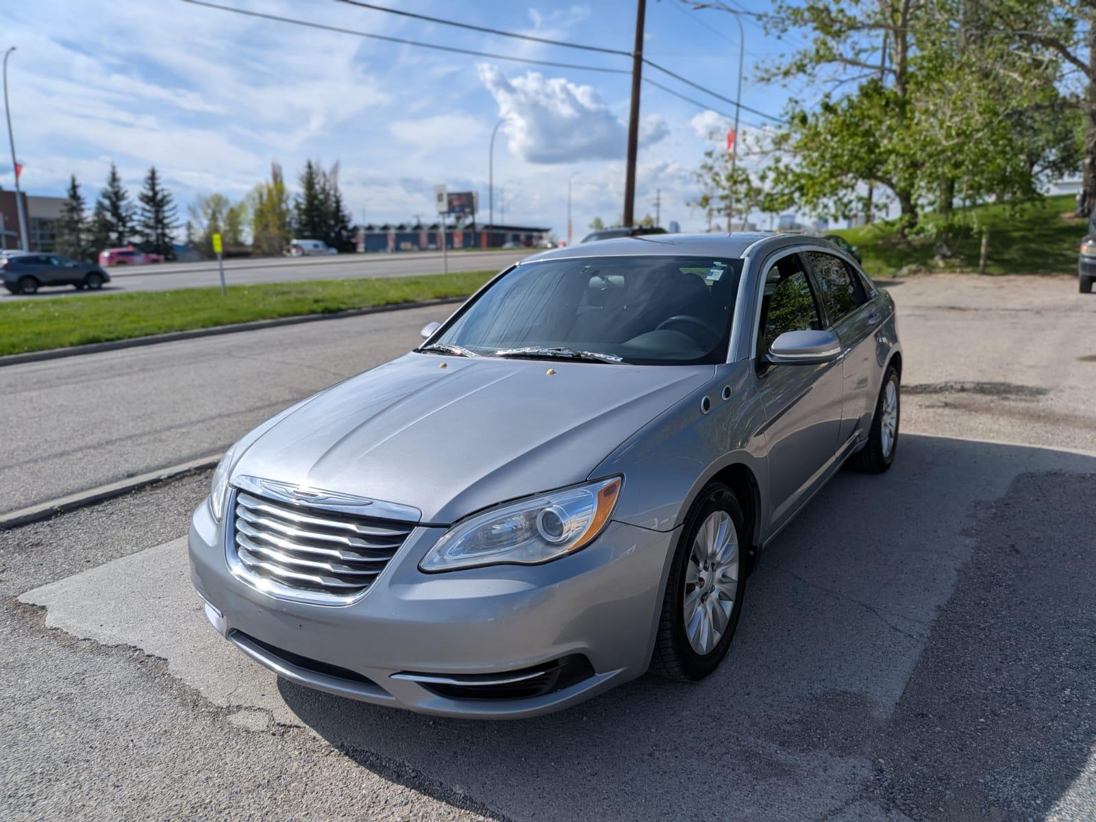 Gray 2013 Chrysler 200 Sedan Front-Wheel Drive Automatic