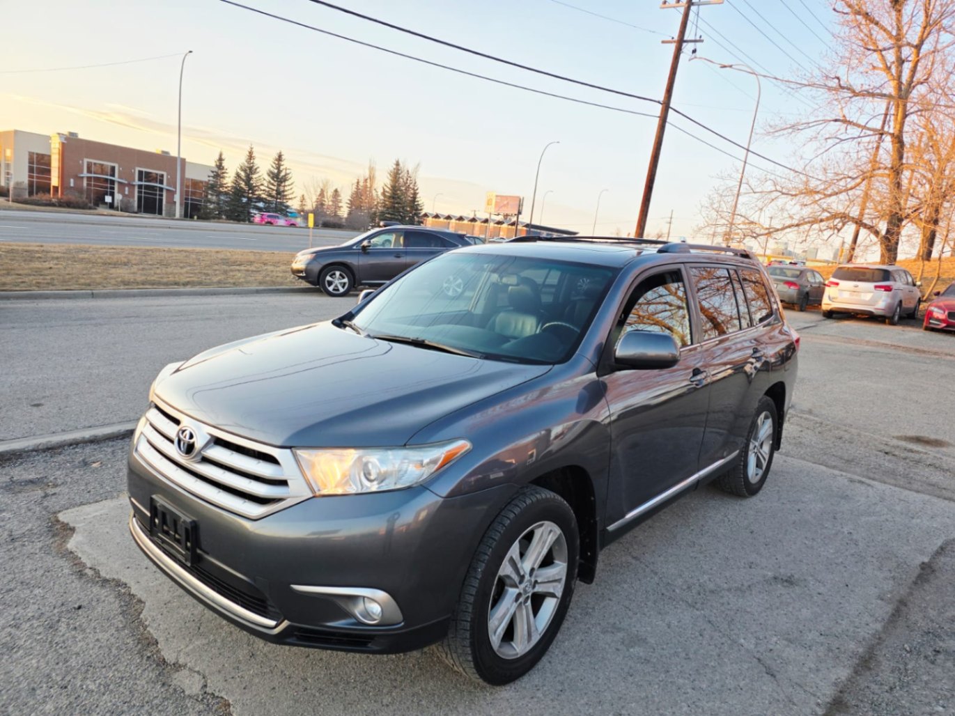 Gray 2013 Toyota Highlander SUV / Crossover Automatic
