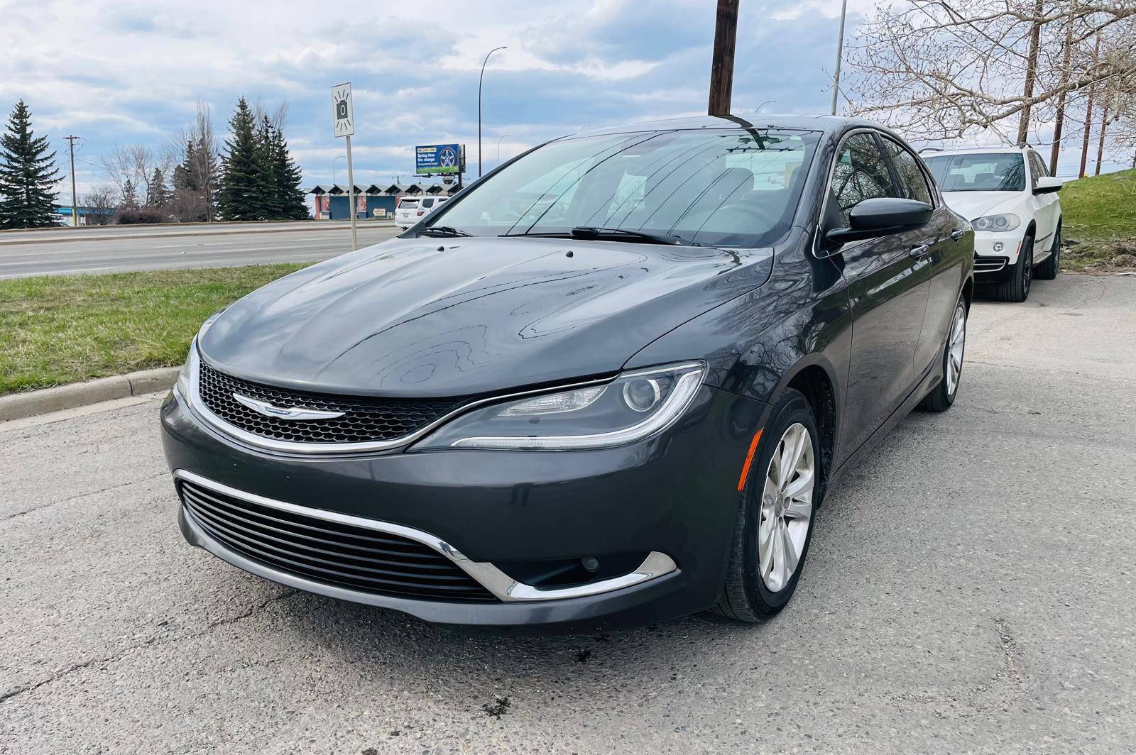 2016 Chrysler 200 Limited Sedan FWD